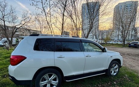 Toyota Highlander III, 2011 год, 2 800 000 рублей, 5 фотография