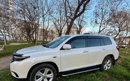 Toyota Highlander III, 2011 год, 2 800 000 рублей, 13 фотография