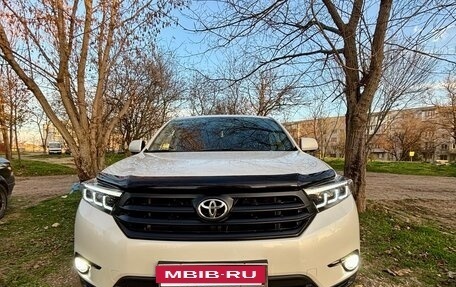 Toyota Highlander III, 2011 год, 2 800 000 рублей, 17 фотография