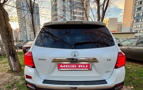 Toyota Highlander III, 2011 год, 2 800 000 рублей, 18 фотография