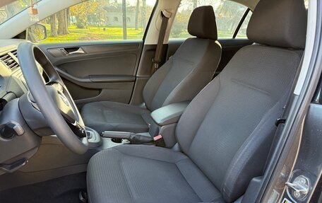 Volkswagen Jetta VI, 2016 год, 1 500 000 рублей, 13 фотография