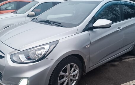 Hyundai Solaris II рестайлинг, 2012 год, 565 000 рублей, 3 фотография