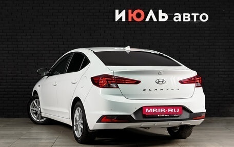 Hyundai Elantra VI рестайлинг, 2020 год, 1 800 000 рублей, 6 фотография