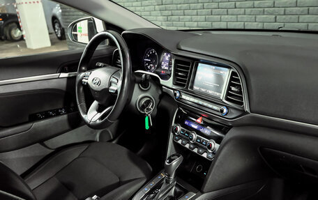 Hyundai Elantra VI рестайлинг, 2020 год, 1 800 000 рублей, 15 фотография