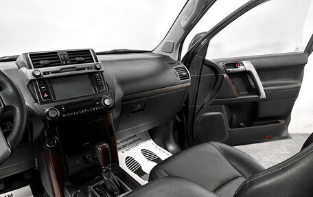 Toyota Land Cruiser Prado 150 рестайлинг 2, 2014 год, 3 497 000 рублей, 8 фотография