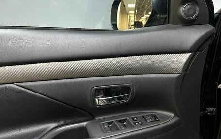 Mitsubishi Outlander III рестайлинг 3, 2014 год, 1 488 000 рублей, 12 фотография