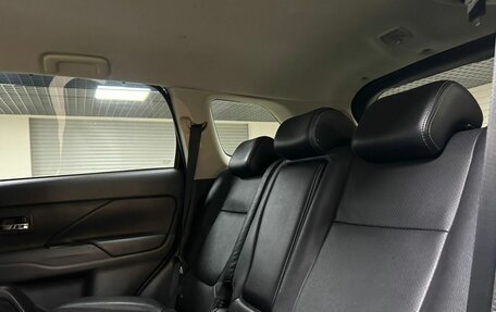 Mitsubishi Outlander III рестайлинг 3, 2014 год, 1 488 000 рублей, 14 фотография