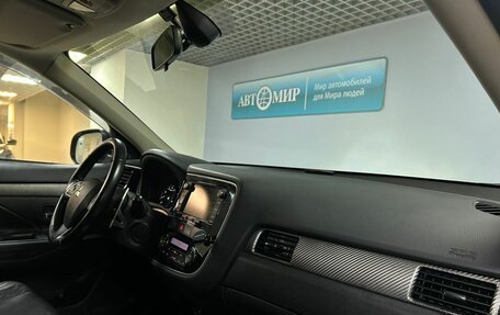 Mitsubishi Outlander III рестайлинг 3, 2014 год, 1 488 000 рублей, 16 фотография