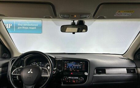 Mitsubishi Outlander III рестайлинг 3, 2014 год, 1 488 000 рублей, 17 фотография