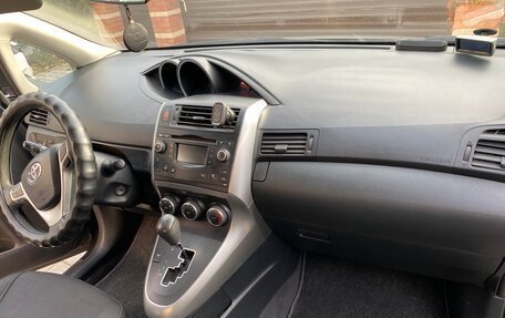 Toyota Verso I, 2013 год, 1 260 000 рублей, 10 фотография