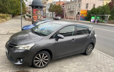 Toyota Verso I, 2013 год, 1 260 000 рублей, 3 фотография