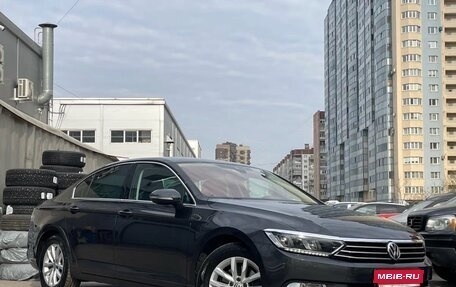 Volkswagen Passat B8 рестайлинг, 2019 год, 2 250 000 рублей, 1 фотография