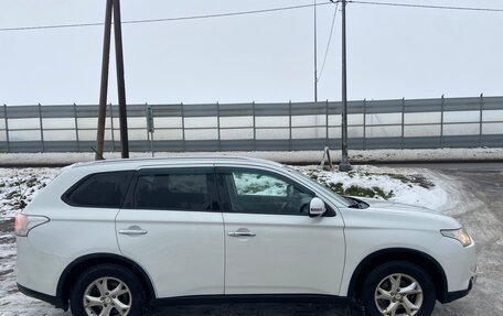 Mitsubishi Outlander III рестайлинг 3, 2014 год, 1 380 000 рублей, 5 фотография