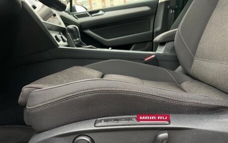 Volkswagen Passat B8 рестайлинг, 2019 год, 2 250 000 рублей, 11 фотография