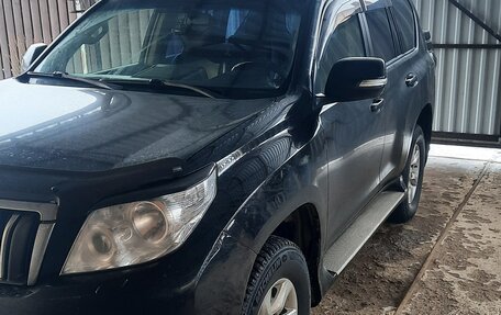 Toyota Land Cruiser Prado 150 рестайлинг 2, 2011 год, 3 000 000 рублей, 5 фотография