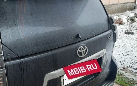 Toyota Land Cruiser Prado 150 рестайлинг 2, 2011 год, 3 000 000 рублей, 3 фотография