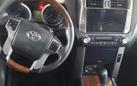 Toyota Land Cruiser Prado 150 рестайлинг 2, 2011 год, 3 000 000 рублей, 8 фотография