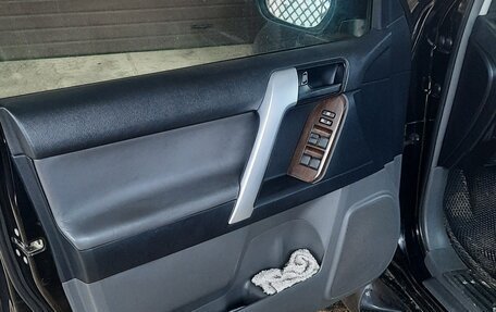 Toyota Land Cruiser Prado 150 рестайлинг 2, 2011 год, 3 000 000 рублей, 12 фотография