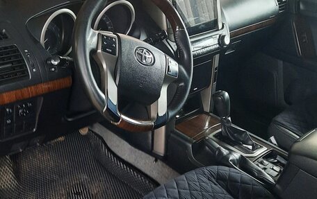 Toyota Land Cruiser Prado 150 рестайлинг 2, 2011 год, 3 000 000 рублей, 11 фотография