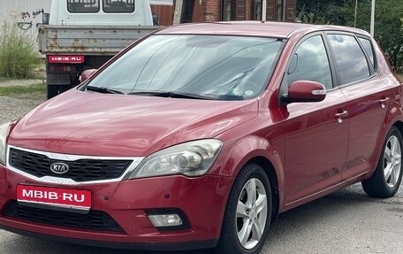 KIA cee'd I рестайлинг, 2011 год, 890 000 рублей, 1 фотография