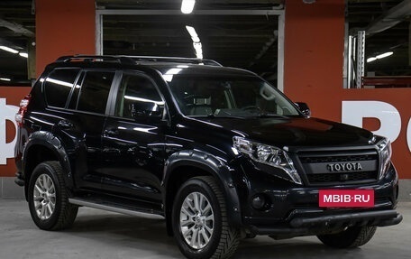 Toyota Land Cruiser Prado 150 рестайлинг 2, 2016 год, 3 198 000 рублей, 3 фотография