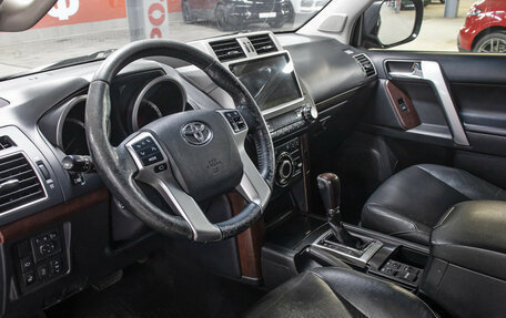 Toyota Land Cruiser Prado 150 рестайлинг 2, 2016 год, 3 198 000 рублей, 15 фотография