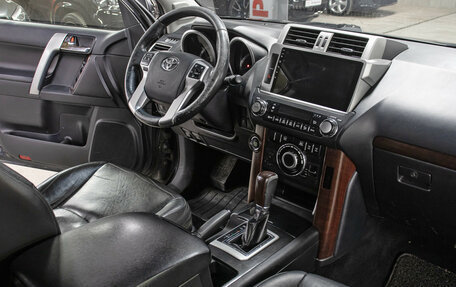 Toyota Land Cruiser Prado 150 рестайлинг 2, 2016 год, 3 198 000 рублей, 11 фотография