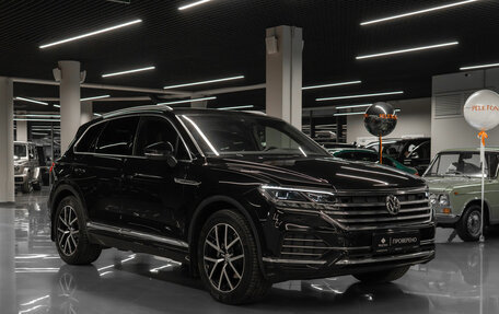 Volkswagen Touareg III, 2020 год, 5 950 000 рублей, 2 фотография