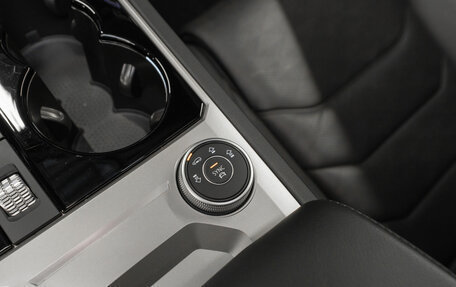 Volkswagen Touareg III, 2020 год, 5 950 000 рублей, 20 фотография