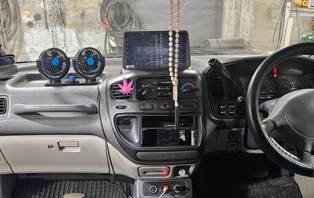 Mitsubishi Delica IV, 1997 год, 2 200 000 рублей, 10 фотография