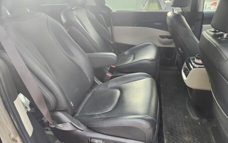 KIA Carnival, 2021 год, 4 400 000 рублей, 8 фотография