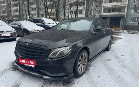 Mercedes-Benz E-Класс, 2019 год, 2 050 000 рублей, 3 фотография