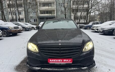 Mercedes-Benz E-Класс, 2019 год, 2 050 000 рублей, 2 фотография