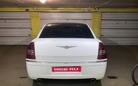 Chrysler 300C II, 2006 год, 1 200 000 рублей, 5 фотография