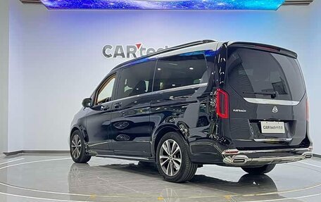 Mercedes-Benz V-Класс, 2021 год, 5 840 000 рублей, 4 фотография