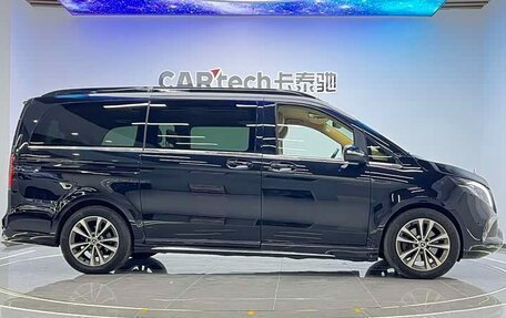 Mercedes-Benz V-Класс, 2021 год, 5 840 000 рублей, 7 фотография