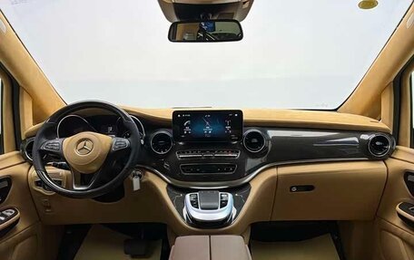 Mercedes-Benz V-Класс, 2021 год, 5 840 000 рублей, 11 фотография