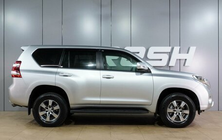 Toyota Land Cruiser Prado 150 рестайлинг 2, 2014 год, 3 199 000 рублей, 5 фотография