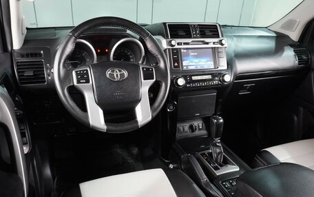 Toyota Land Cruiser Prado 150 рестайлинг 2, 2014 год, 3 199 000 рублей, 6 фотография