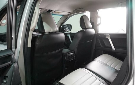 Toyota Land Cruiser Prado 150 рестайлинг 2, 2014 год, 3 199 000 рублей, 11 фотография