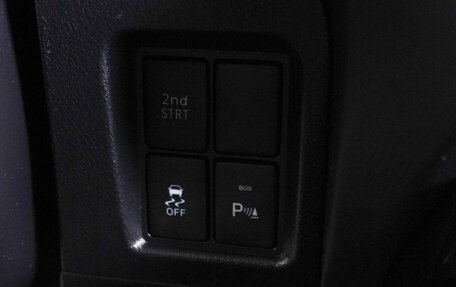 Toyota Land Cruiser Prado 150 рестайлинг 2, 2014 год, 3 199 000 рублей, 16 фотография