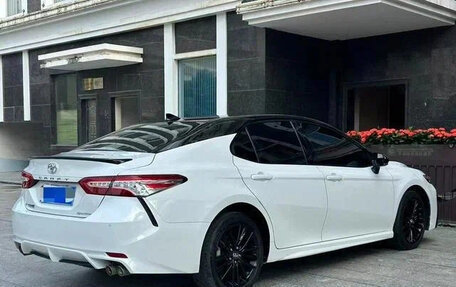 Toyota Camry, 2022 год, 2 390 000 рублей, 4 фотография