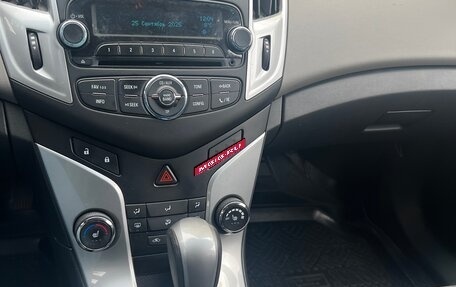 Chevrolet Cruze II, 2014 год, 800 000 рублей, 7 фотография