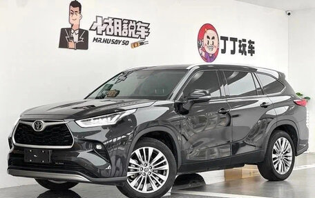 Toyota Highlander, 2022 год, 3 800 000 рублей, 1 фотография