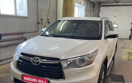 Toyota Highlander III, 2014 год, 3 000 000 рублей, 1 фотография
