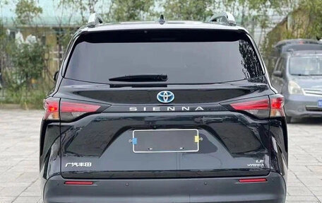 Toyota Sienna, 2021 год, 3 260 000 рублей, 4 фотография