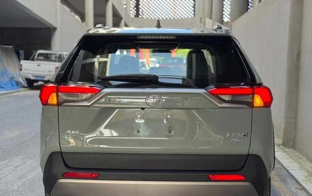 Toyota RAV4, 2022 год, 2 770 000 рублей, 4 фотография