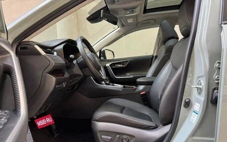 Toyota RAV4, 2022 год, 2 770 000 рублей, 5 фотография