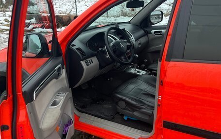 Mitsubishi Pajero Sport II рестайлинг, 2013 год, 2 500 000 рублей, 11 фотография