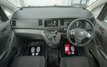 Toyota ISis I, 2010 год, 998 000 рублей, 15 фотография
